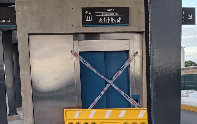 Ahora si una imagen vale más que mil palabras, es una vergüenza la estación de Villa Crespo! Tren San Martín. Lucas Otarola.