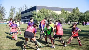 La Liga Municipal de Hockey copará el polideportivo el sábado por la mañana.