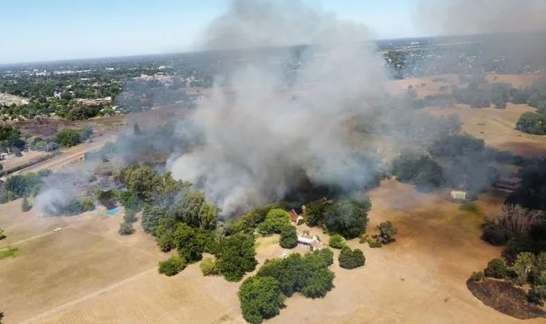 Vista aérea de un incendio ocurrido en Villa Rosa.