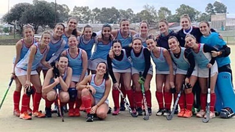 EQUIPO. Las jugadoras de San Patricio felices tras clasificar al playoff..