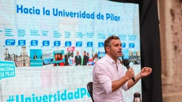 ARENGA. Achával redobló su pedido a los jóvenes para que militen el proyecto de la Universidad..