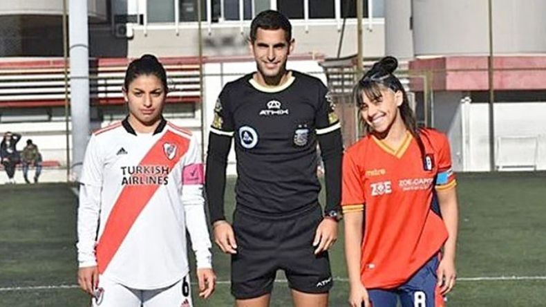 Sol Córdoba en el sorteo previo al partido de River ante Español. .