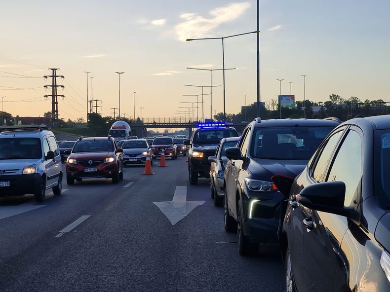 CHOQUE Y DEMORAS EN PANAMERICANA. El accidente se produjo en el kilómetro 42,500 a CABA.&nbsp;