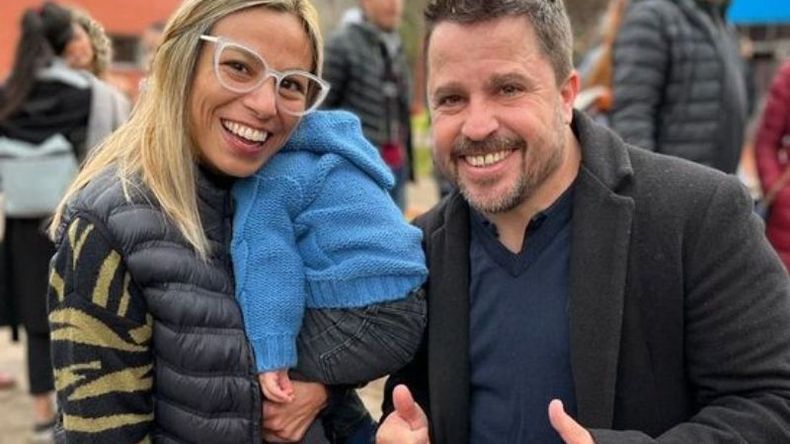 SEPARADOS. Tetaz, el sábado en Del Viso, con la concejal del Pro Adriana Cáceres. El lunes repartió culpas..