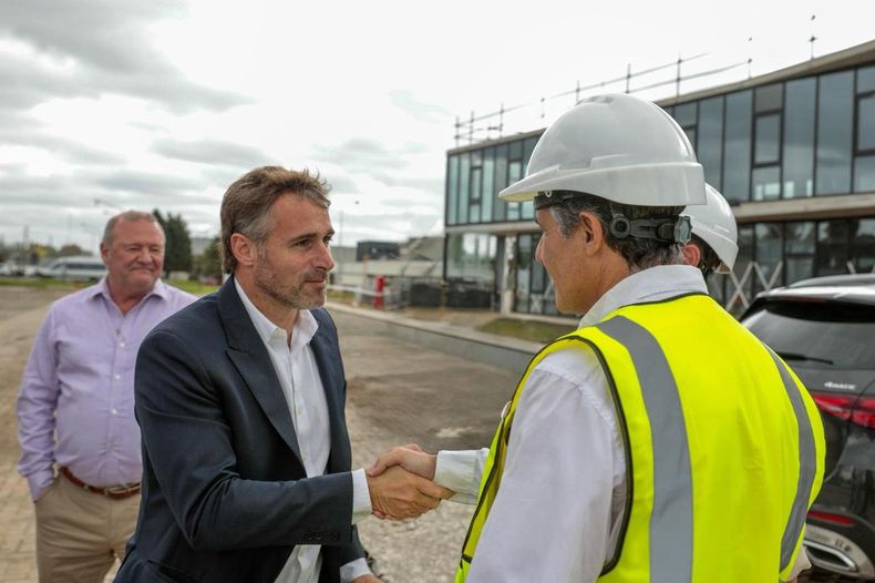 Federico Achával visitó las instalaciones de CDV en el Parque Industrial de Pilar.