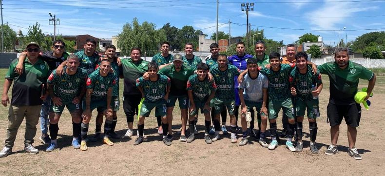 ESCOLTA. Falucho gan&oacute; y no le pierde pisada al l&iacute;der Uni&oacute;n Ferroviaria.