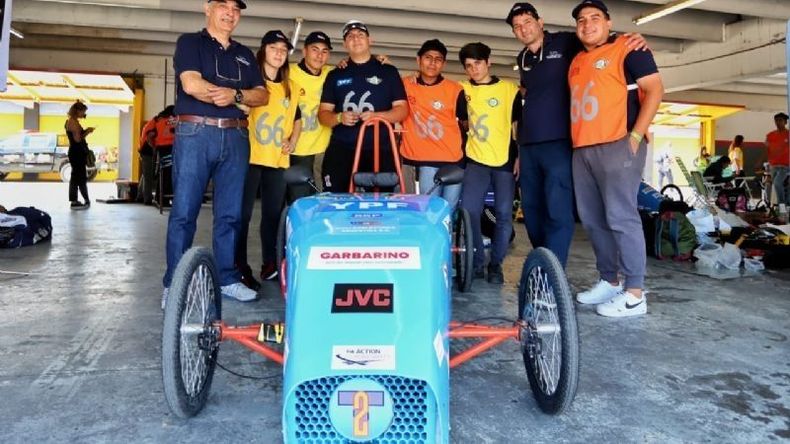 En el autódromo con el auto listo, en 2019..