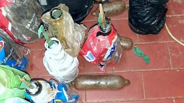 Tenía 11 bombas molotov en la casa