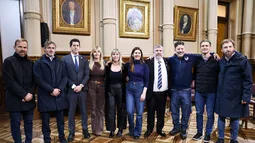 SENADO. La Liga de Intendentes junto a legisladores peronistas.