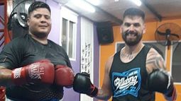 GIMNASIO. Ringo Juárez y uno de sus profes, en una pausa en el entrenamiento..