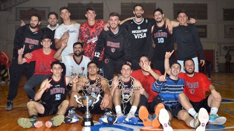 HAY EQUIPO. El plantel rojinegro que se quedó con el 2º título del Oficial ABZC..