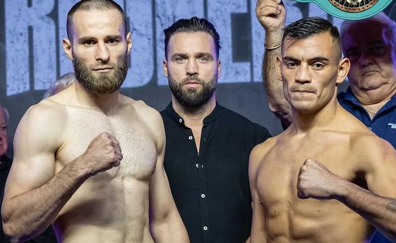 PRESENTACIÓN. Biyarslanov y Haedo con el cinturón de fondo en el Casino de Quebec.