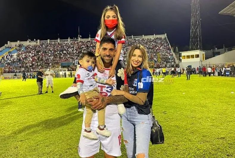 El título internaconal de Gastón llegó en Olimpia de Honduras.
