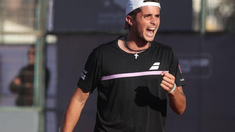 PUÑO CERRADO. Taverna se soltó en los sets finales y avanza en el abierto parisino. .