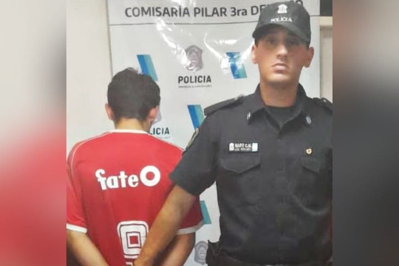 DETENIDO. Tiene 23 años y fue sorprendido en el patio de la casa que intentaba robar.