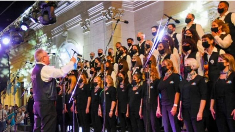 El Coro Kennedy se presentará este miércoles en la Plaza 12 de Octubre. .