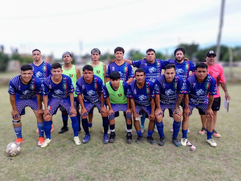 EQUIPO. Pilar Unidos encontró la victoria en el final y no se baja de la pelea.