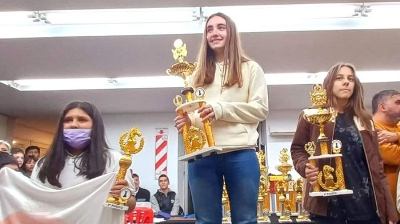 SUMA TROFEOS. Belén se coronó por cuatro año consecutivo. .