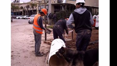 CAÑOS. Las obras buscan desagotar la calle Caamaño..