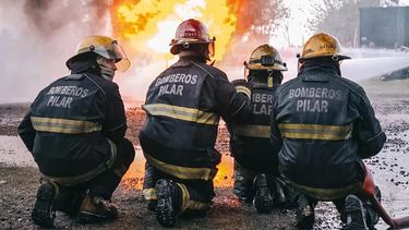 bomberos de pilar celebraron demostrando toda su capacidad