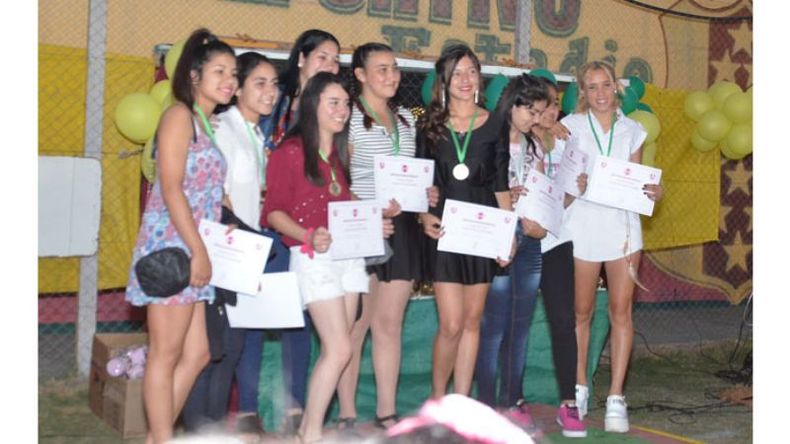 El fútbol femenino estuvo presente..