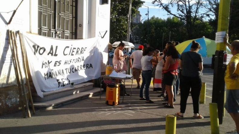 El Instituto continúa bloqueado..