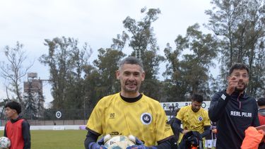 Matías Cano vuelve al arco de Real Pilar.
