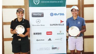 COPAS. Gómez Cisterna, junto a la ganadora, Zeballos, en la entrega de premios..