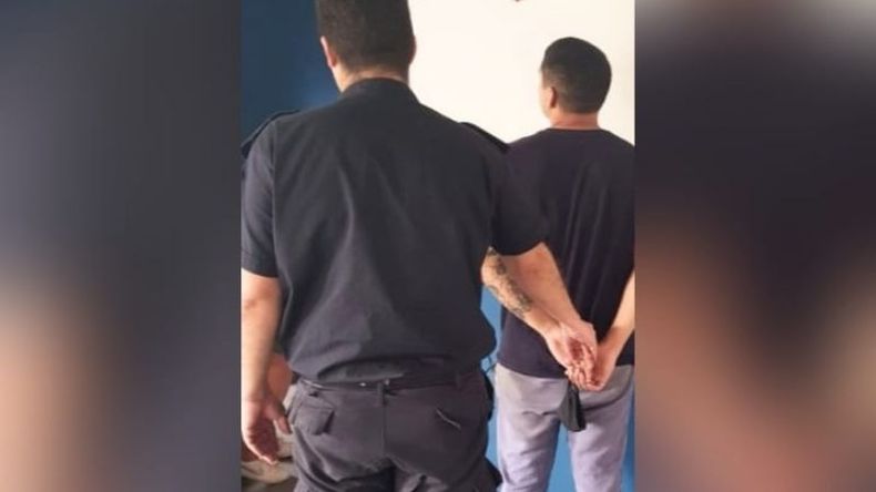 Lucas Castillo era quien manejaba el Ford Focus del que descendieron los atacantes. Foto @juancaimpacto.