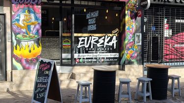 Eureka abrió sus puertas sobre la calle Pedro Lagrave al 700, frente al teatro Ángel Alonso.&nbsp;