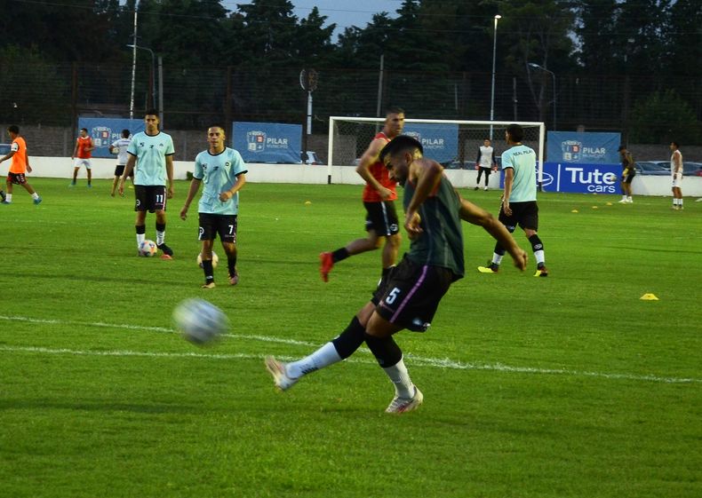 DEFINICIÓN. Nahuel Ríos sería parte del once titular del Monarca.