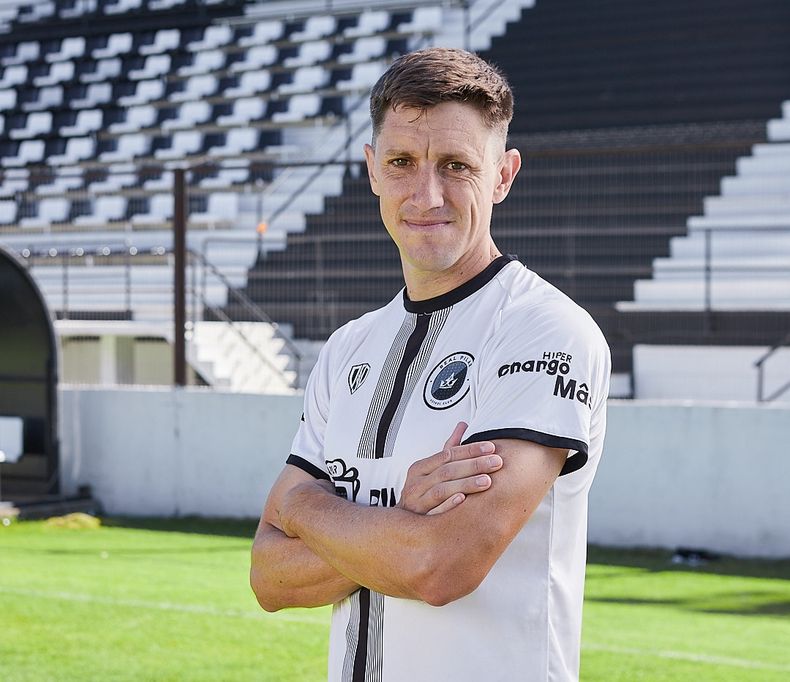 Real Pilar contará nuevamente con Ariel Otermin en su zaga.