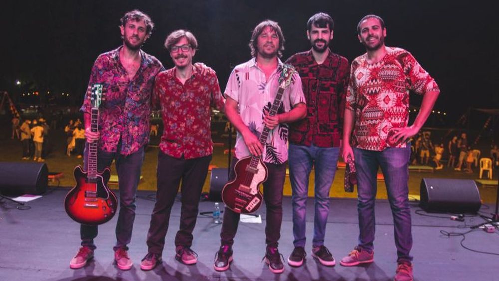 La Dólar homenajea al disco Help!, lanzado por The Beatles en 1965.