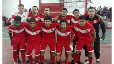 DEMOLEDORA. La Primera roja aplastó a los de Hurlingham..