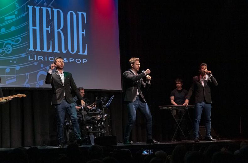 Héroe se presentó este sábado en el Teatro Gran Pilar y emocionó al público.&nbsp;