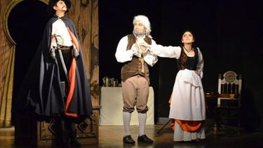 Ópera en Del Viso. A partir de las 20, la ópera llega a la Casa de la Cultura de Del Viso, con la presentación de “La Serva Padrona”, producción totalmente pilarense. El espectáculo -montado por la compañía Pilar Lírica- es dirigido por Julieta Rosso, con las actuaciones de Andrea Filgueira, Isaías Bianchi y Lucas Delfino. En Gonnet 7057, localidades a $80..