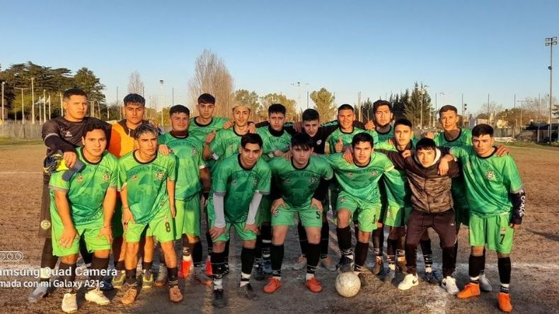 EQUIPO. Los pibes de Ferroviaria no detienen su marcha y se ilusionan..