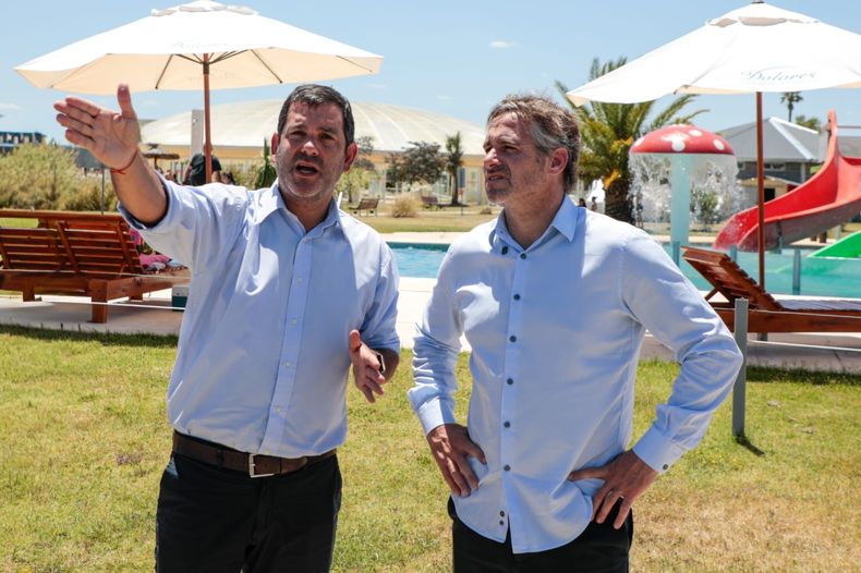 RECORRIDA. Achával volvió a las rutas bonaerenses para recorrer la provincia.