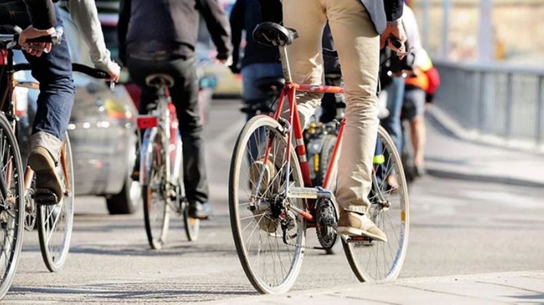 EN TRÁNSITO. El proyecto busca que andar en bicicleta sea más seguro en el distrito..