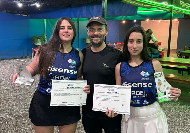 Sofía Molle (tercera) es hija de Pablo, exjugador en los '90 y actual entrenador.