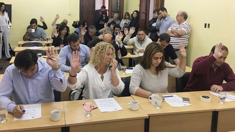 VELOCIDAD. En 5 minutos, se aprobó la ordenanza preparatoria..