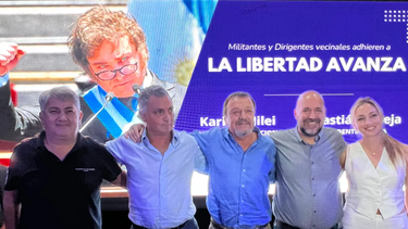 EN PILAR. Roberto Costa y Sebastián Pareja condujeron el acto.