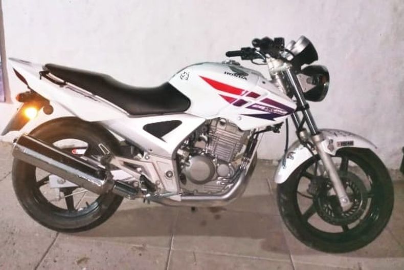 Los motociclistas detenidos se desplazaban en una Honda Twister y son oriundos de Exaltación de la Cruz.&nbsp;