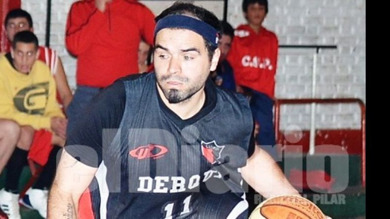 El Chavo Díaz metió 23 puntos en el triunfo 75-67 ante Atlético..