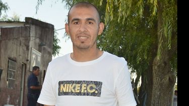 VISITA. Riquelme asistió a la consagración de Derqui, equipo de sus 4 hermanos..