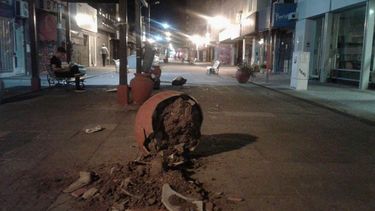 El paisaje de la peatonal de noche..