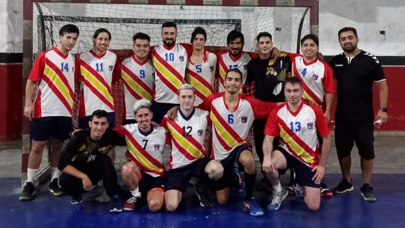 Los varones rescataron un empate..