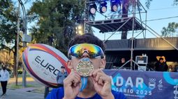 DORADO. Bonilla es jugador de la Escuela Municipal de Sóftbol.