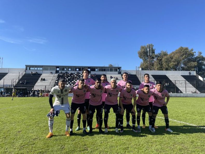 La formación inicial de Real Pilar que esta tarde derrotó a Puerto Nuevo.&nbsp; &nbsp;