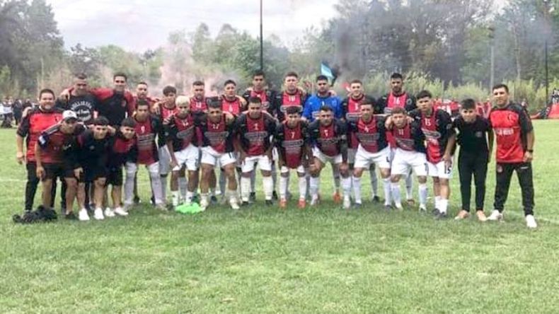 UNIDOS. El plantel de Villa Rosa espera tener un doble brindis en Sourdeaux..